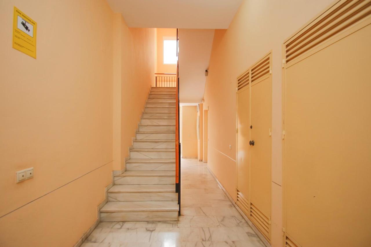 Modern Apt - Luxe Queen Bed - Walk To Isla Magica 塞维利亚 外观 照片